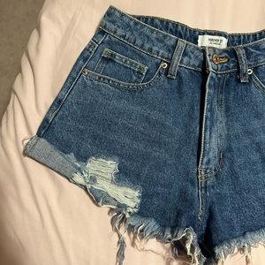 Cutoff Denim shorts